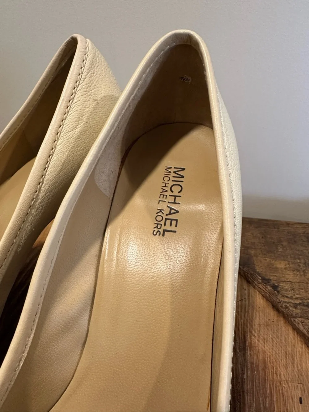 Michael Kors Cream Leather Buckle Pump - Picture 2 of 13